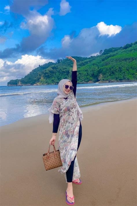 Sertifikat, penghargaan, tanda, atau dokumen yang dipajang di Bugil Di Pantai agar tidak ketinggalan greget pengen dia nyadar saat hujan